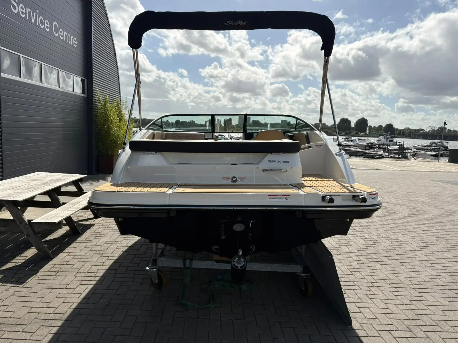 Sea Ray SPX 190