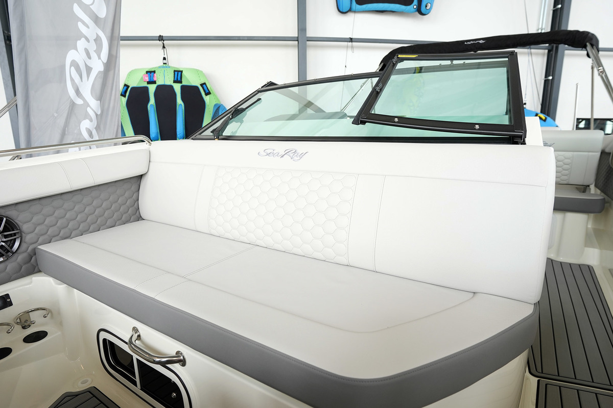 Sea Ray SDX 250