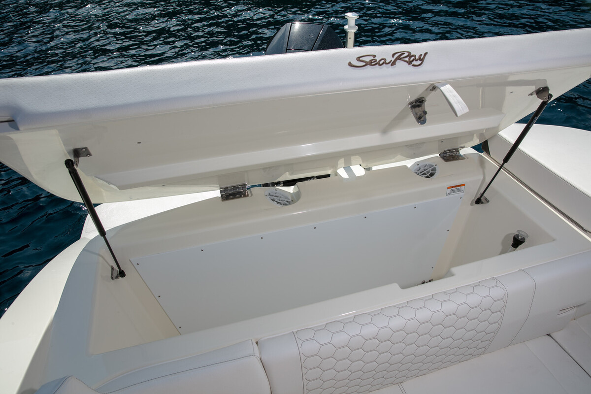 Sea Ray Sun Sport 230 OB