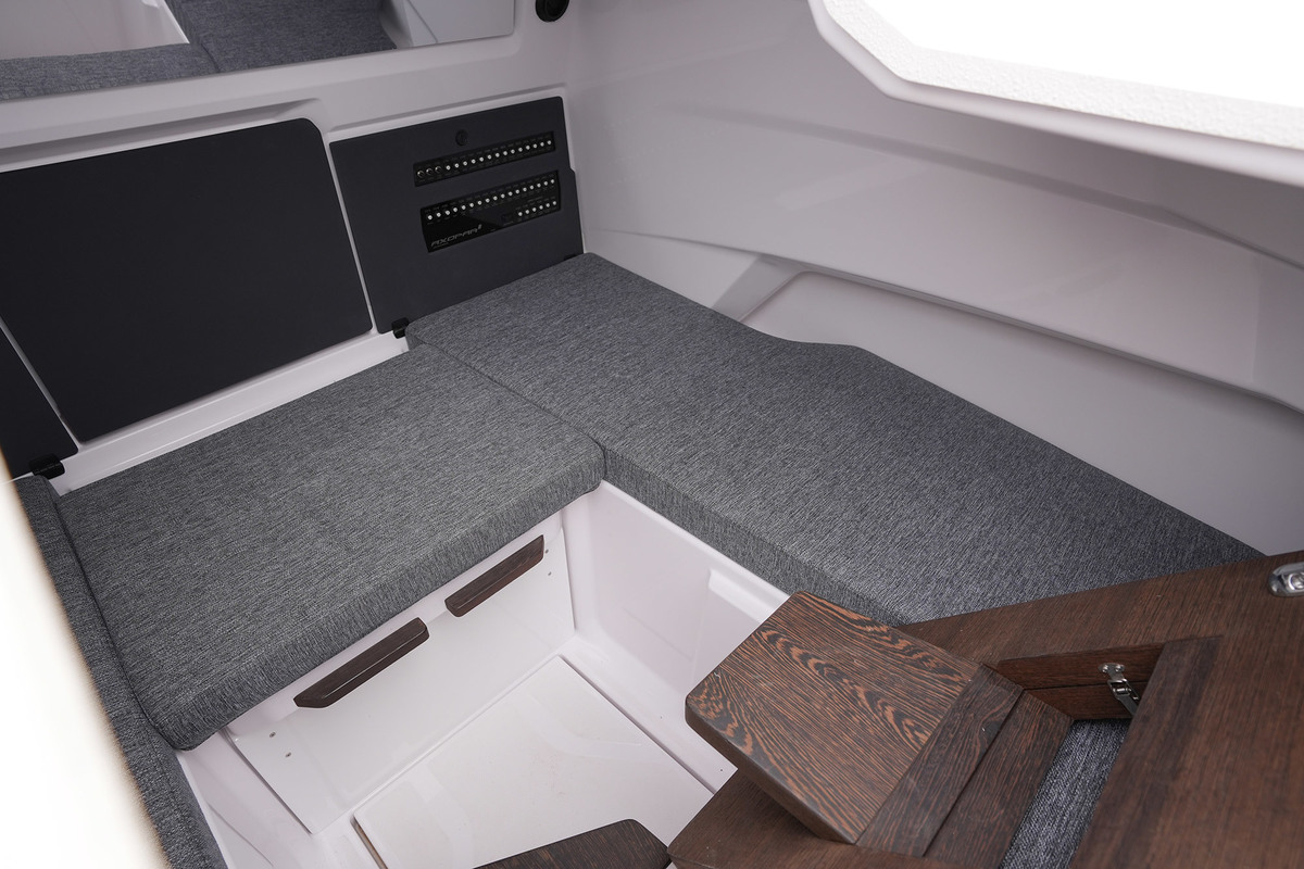 Axopar 29 XC Cross Cabin