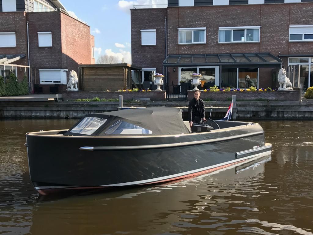 Seafury Hawker Tender 725