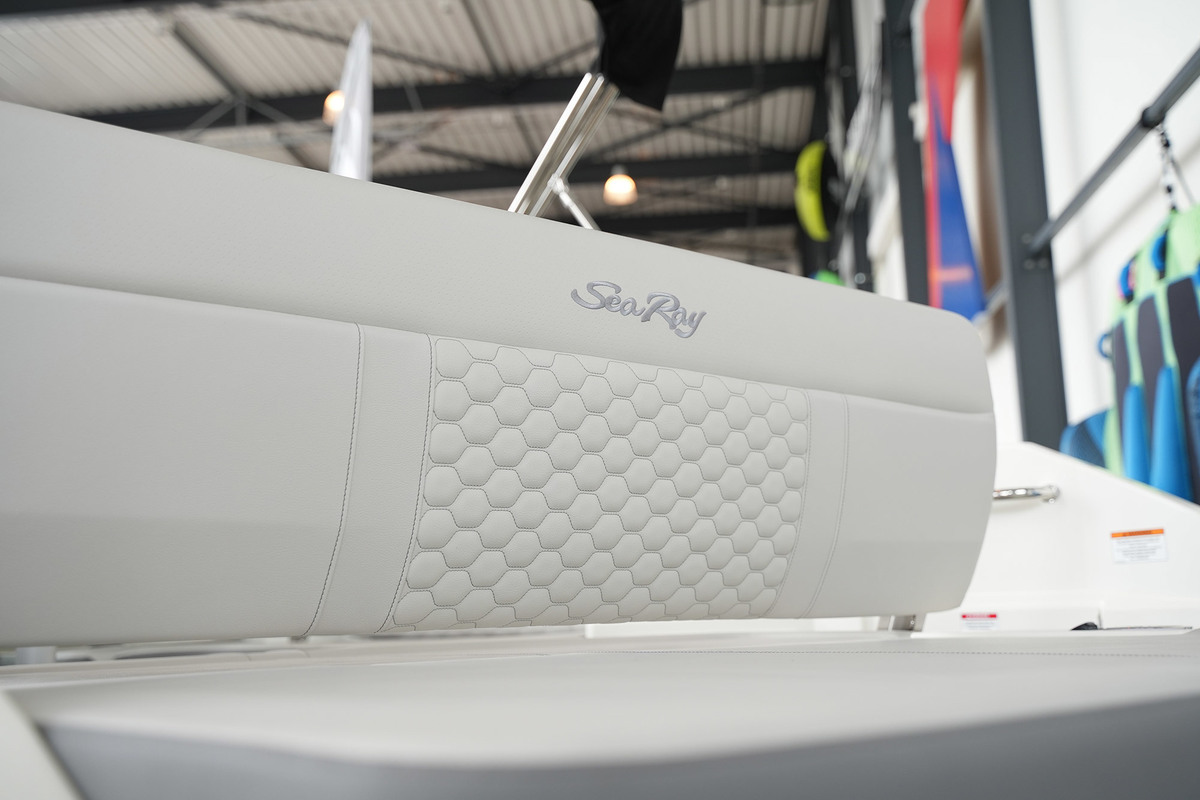 Sea Ray SDX 250