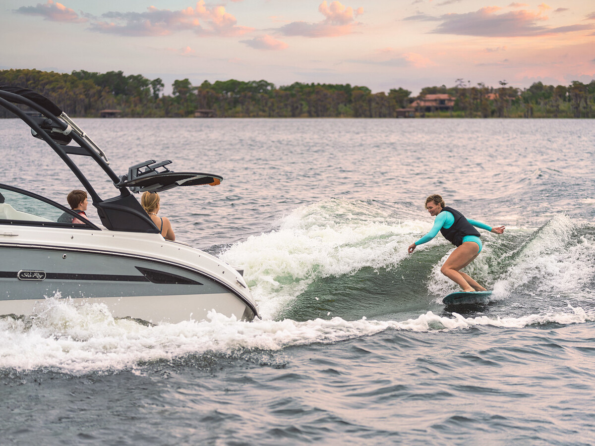 Sea Ray SDX 270 Surf