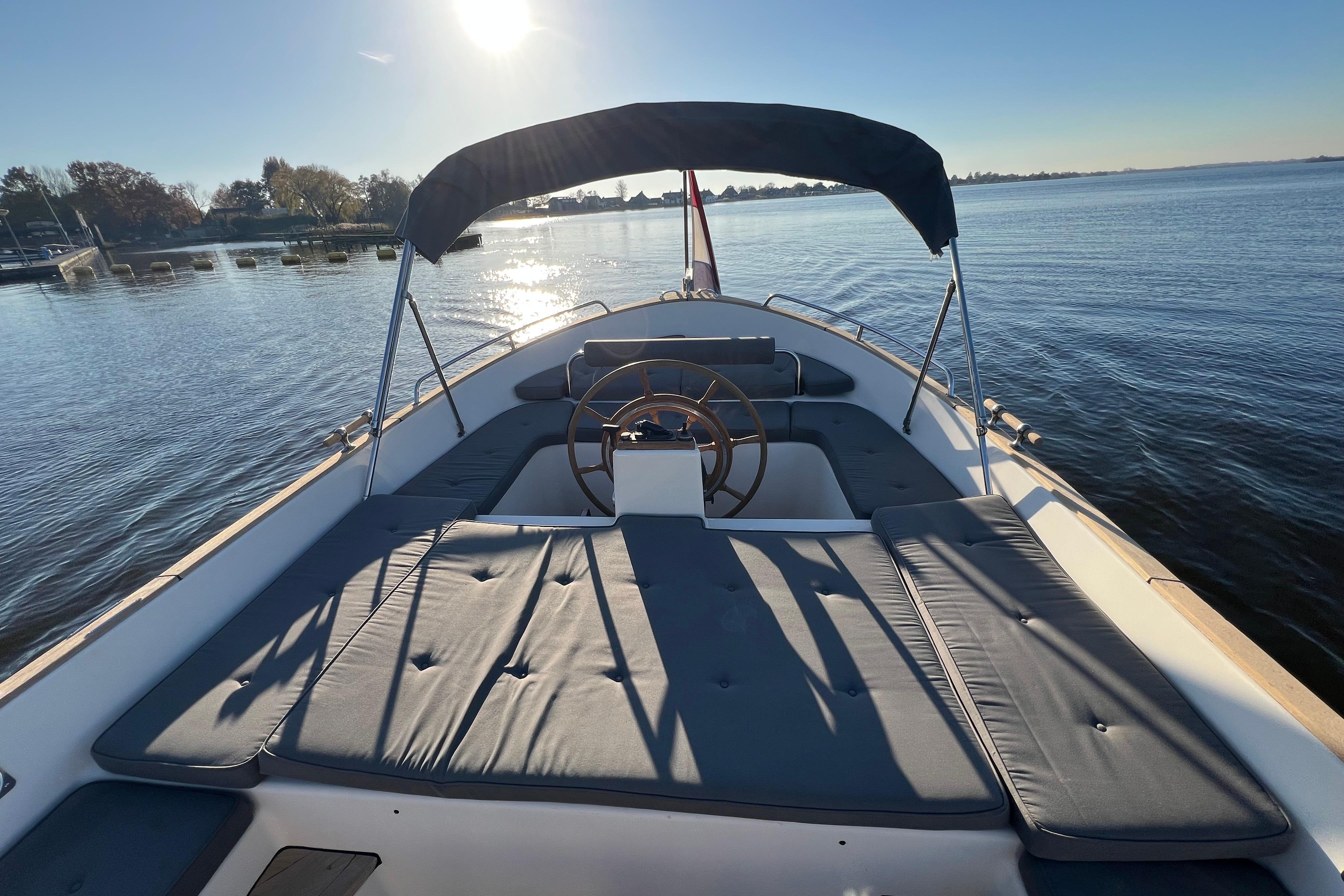 Jan Van Gent 10.35 Cabin