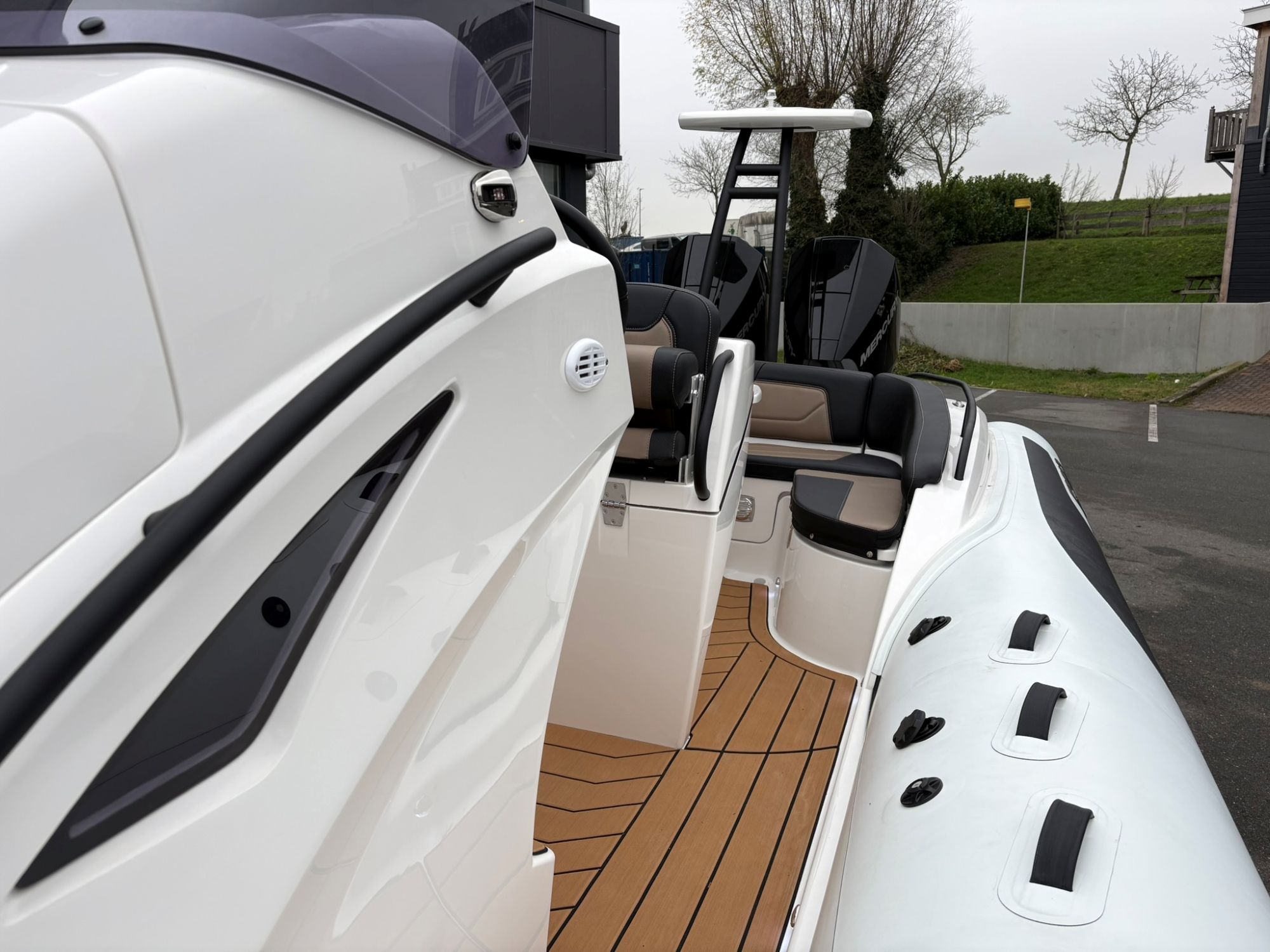 Grand Ribs Grand Golden Line G850 met 2x Mercury V6 225 PK!