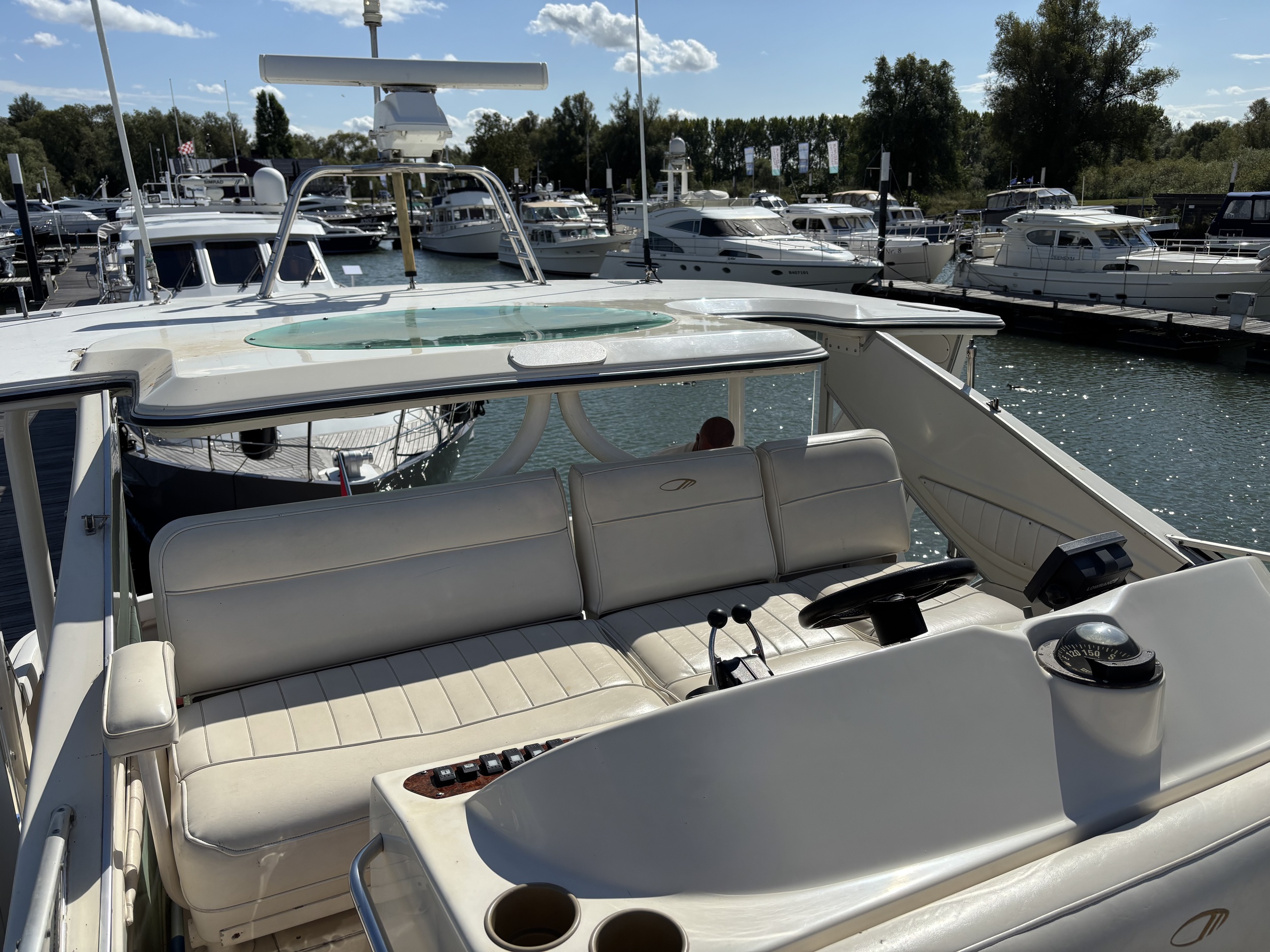 Maxum 4100 SCA