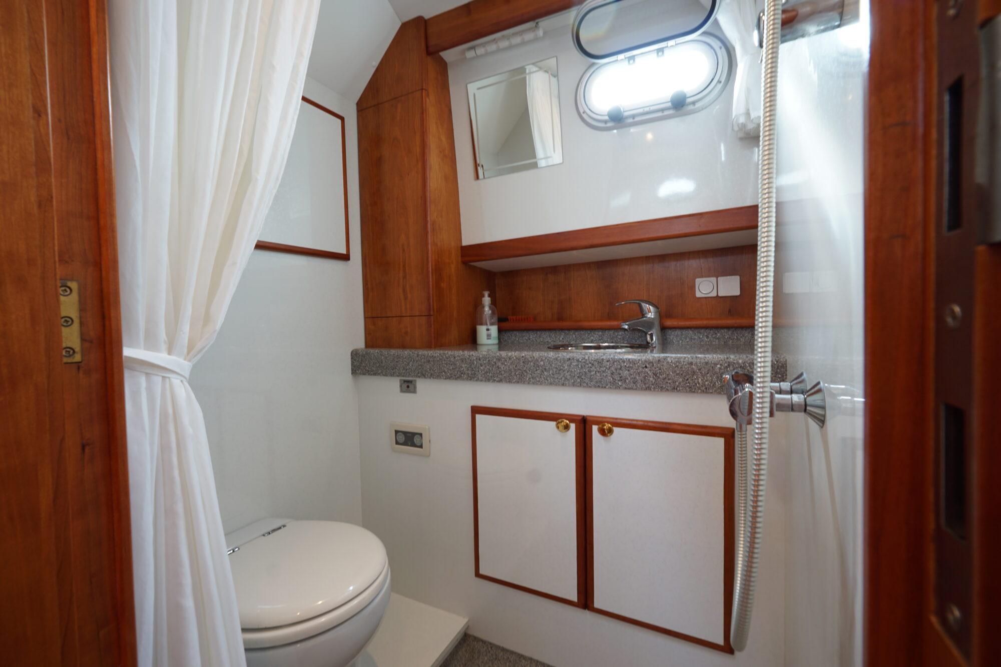 Tryvia 1100 OK Cabrio Spiegeldeur