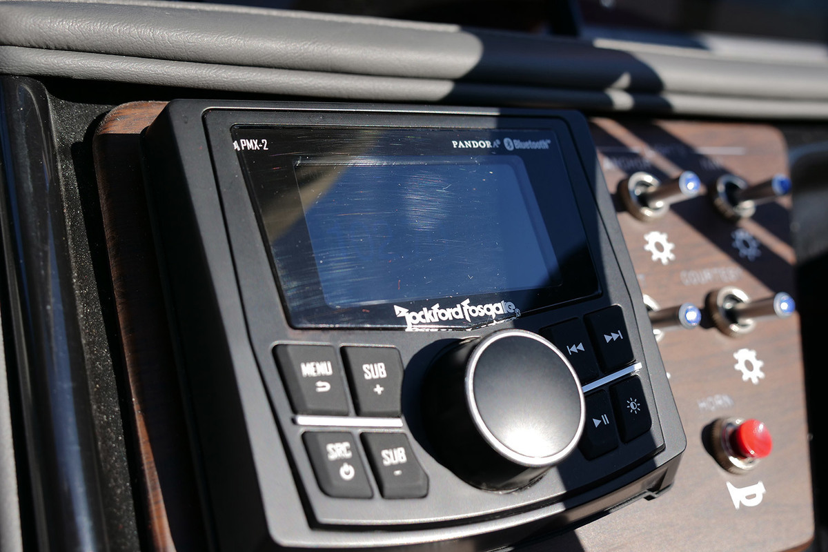 Sea Ray SPX 230