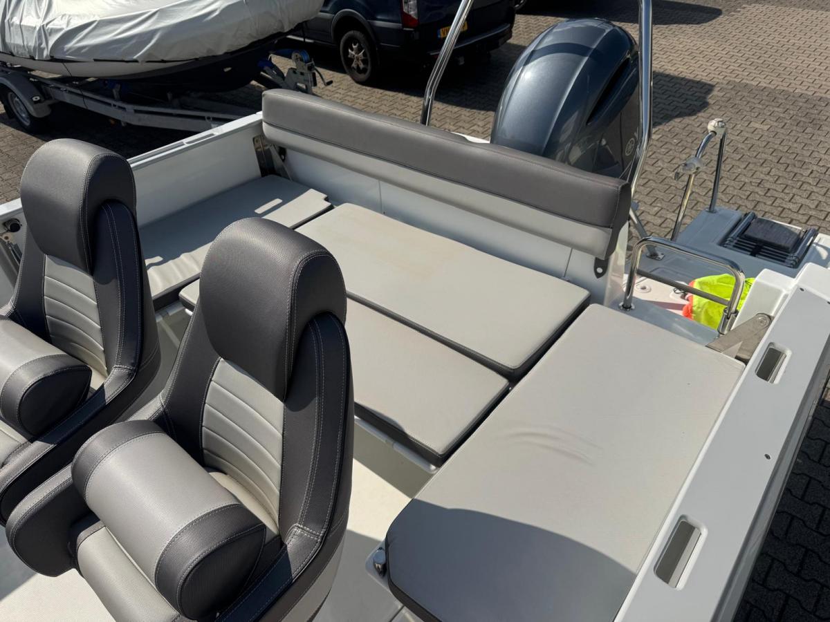 Jeanneau Cap Camarat 6.5 CC Serie 3