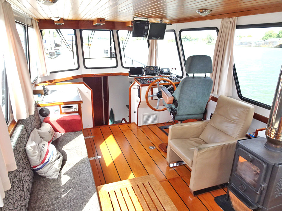 ex Patrouille vaartuig / Varend Woonschip 18.26 met UBC