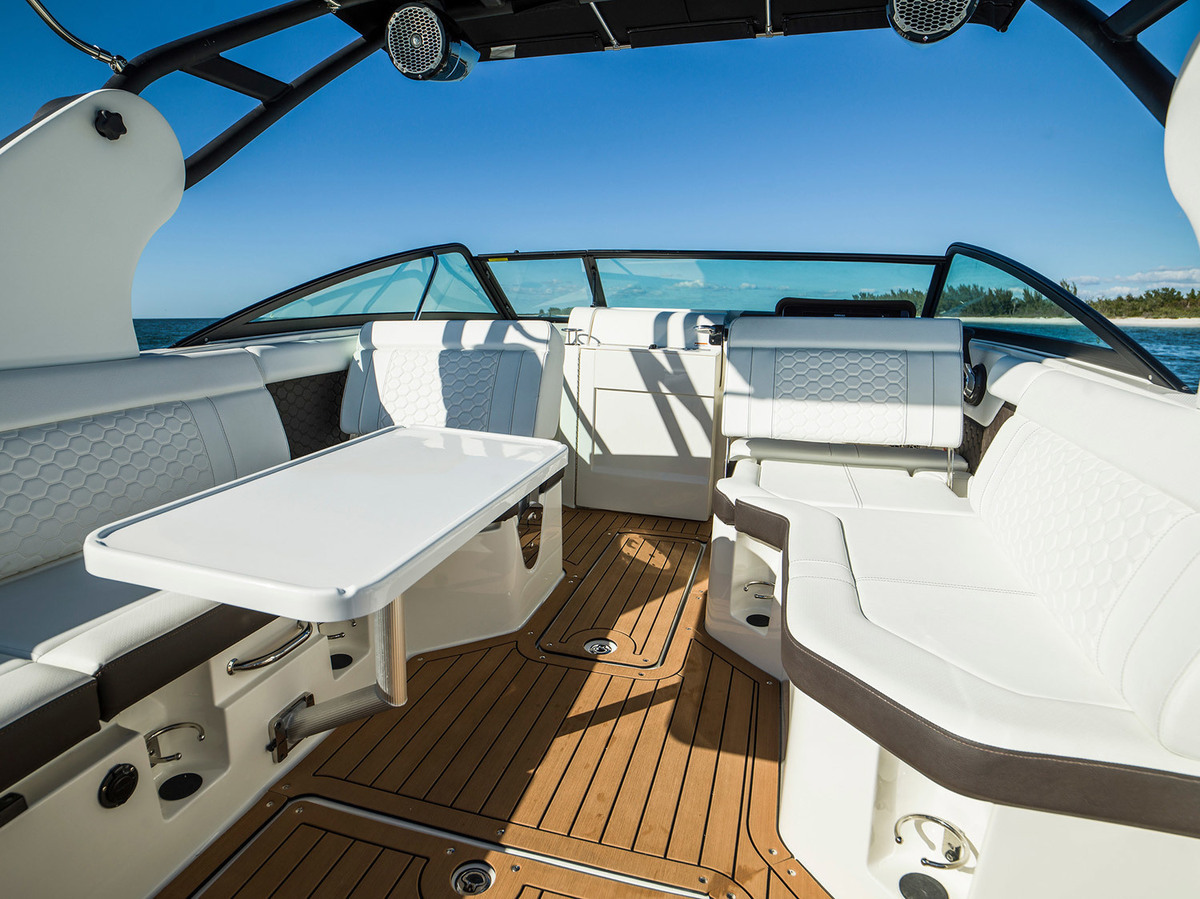 Sea Ray SDX 250
