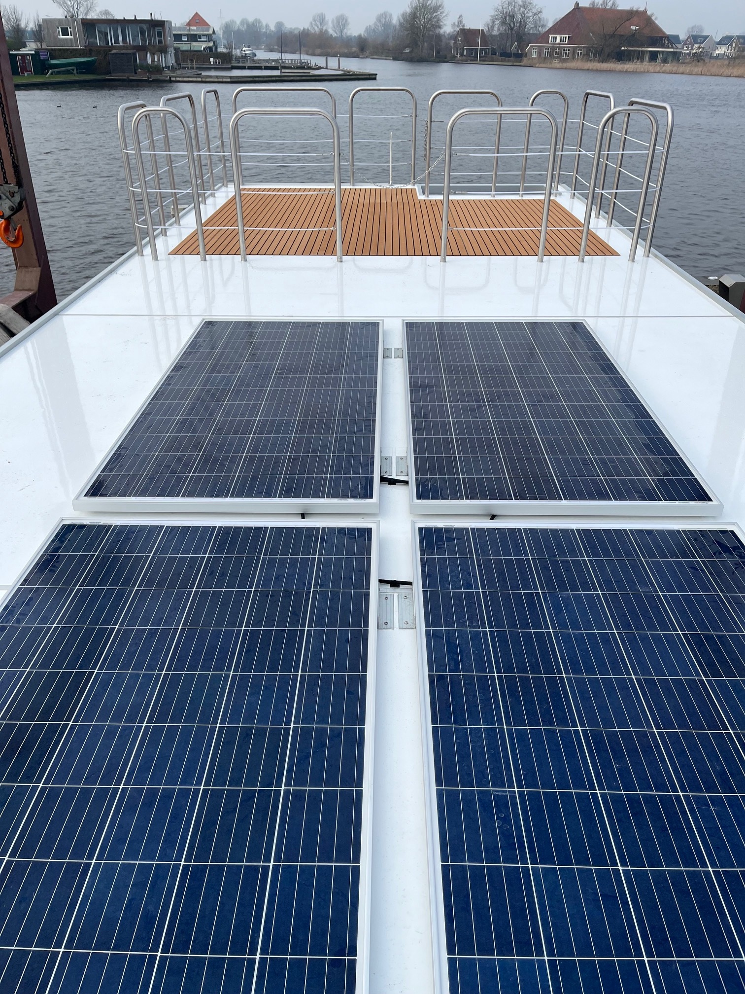 Nordic Season Houseboat NS 40 Eco 36m2