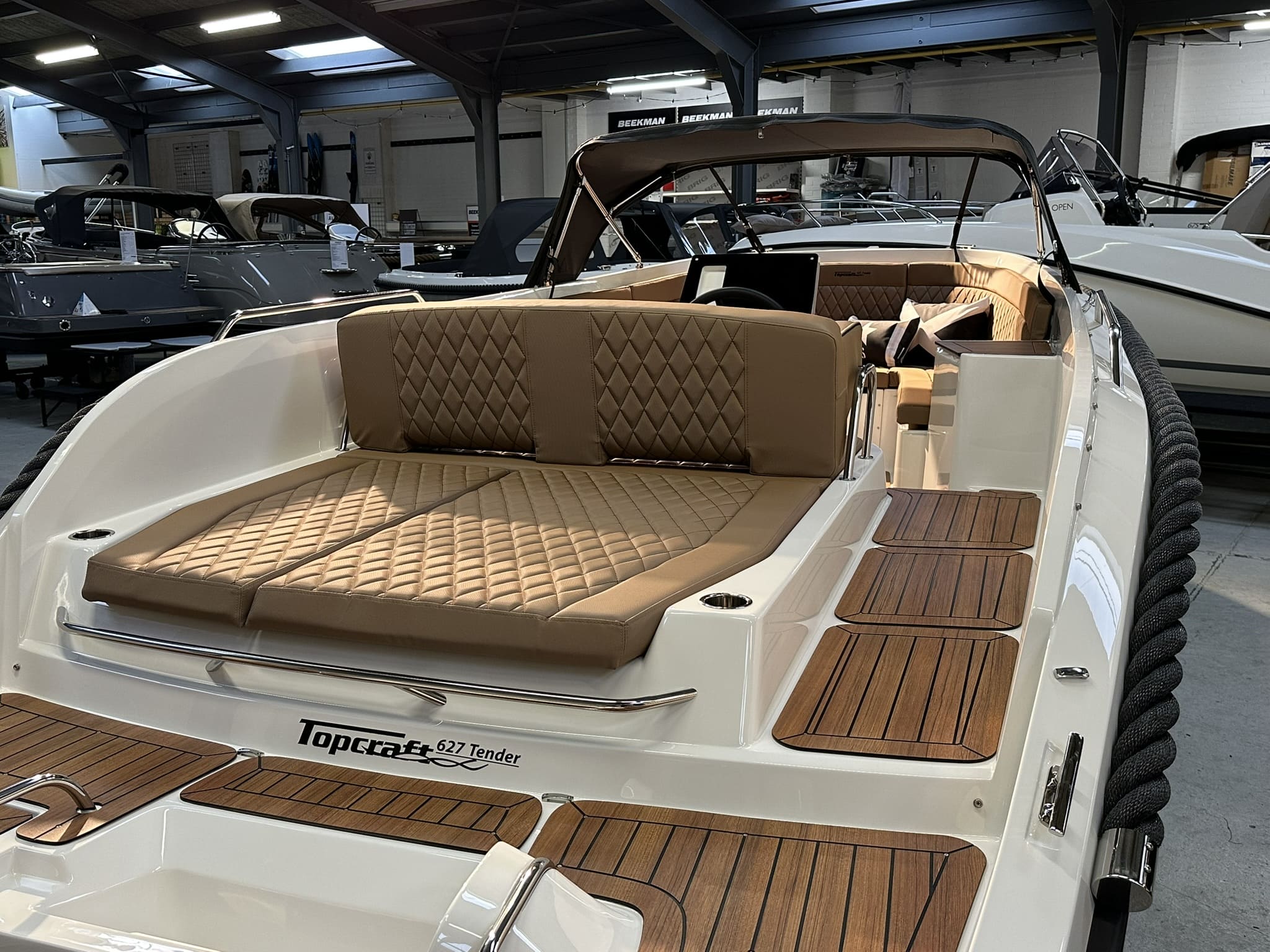 Topcraft 627 Tender