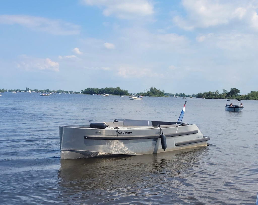 Van Vossen 670 tender occasion