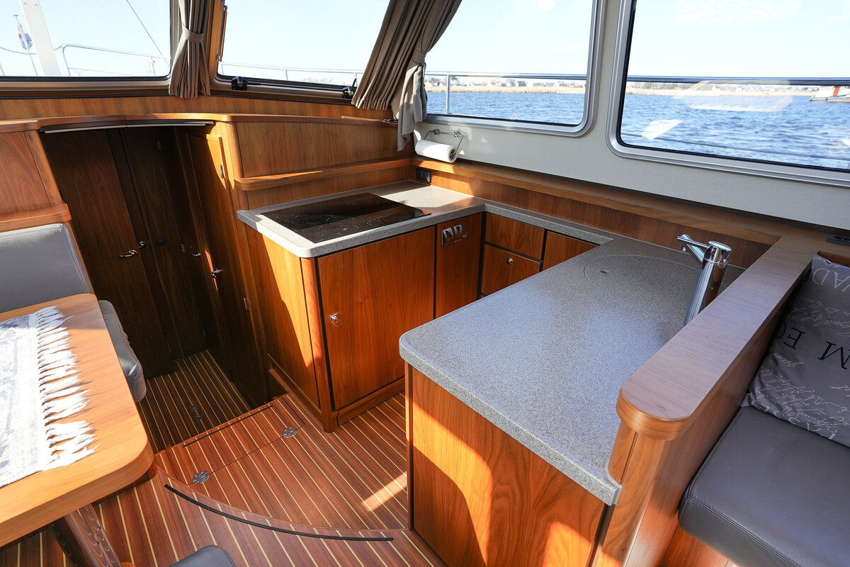 Linssen Grand Sturdy 410 AC Variotop met stabilisator