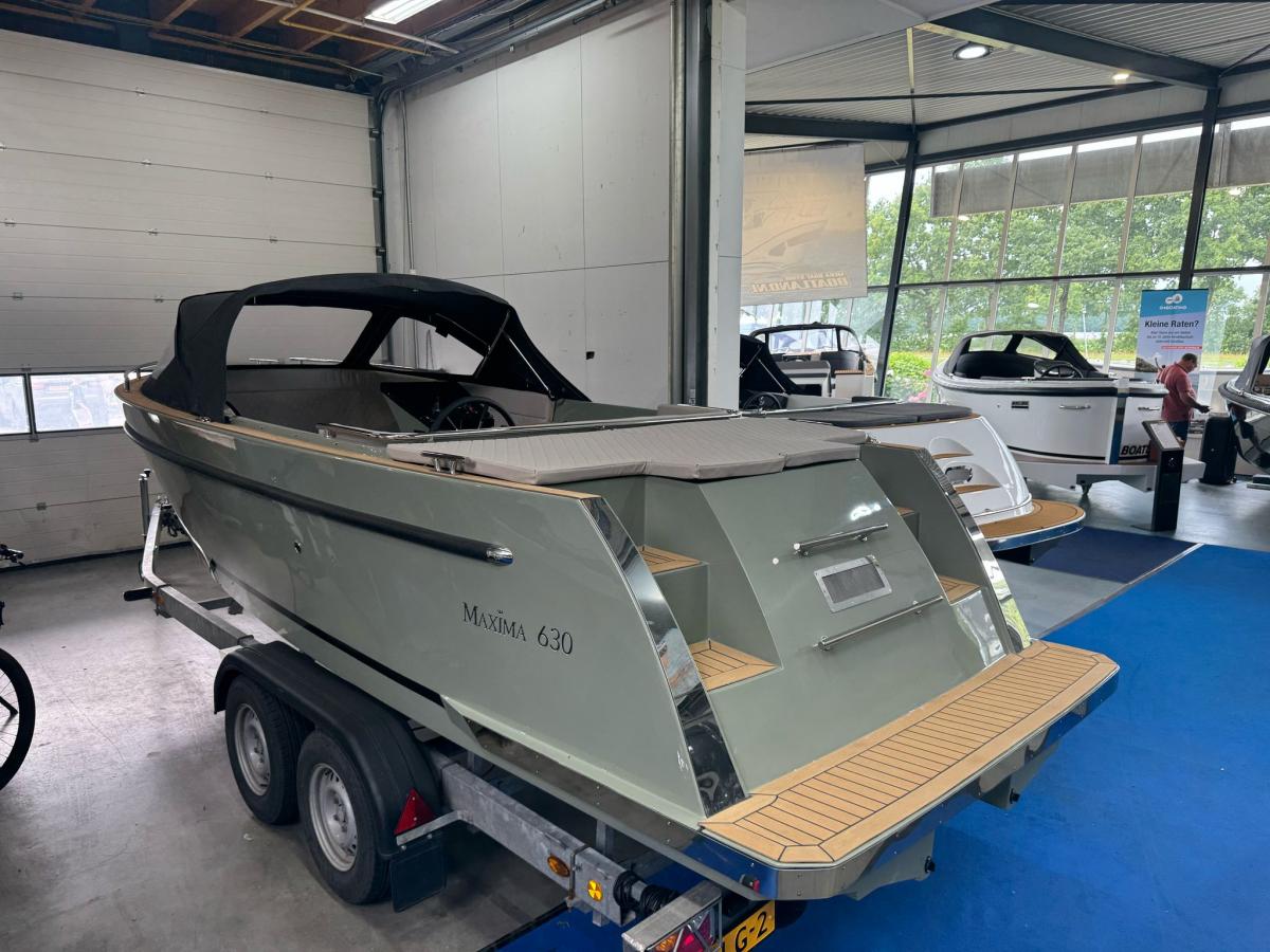Maxima 630 Tender met boegschroef