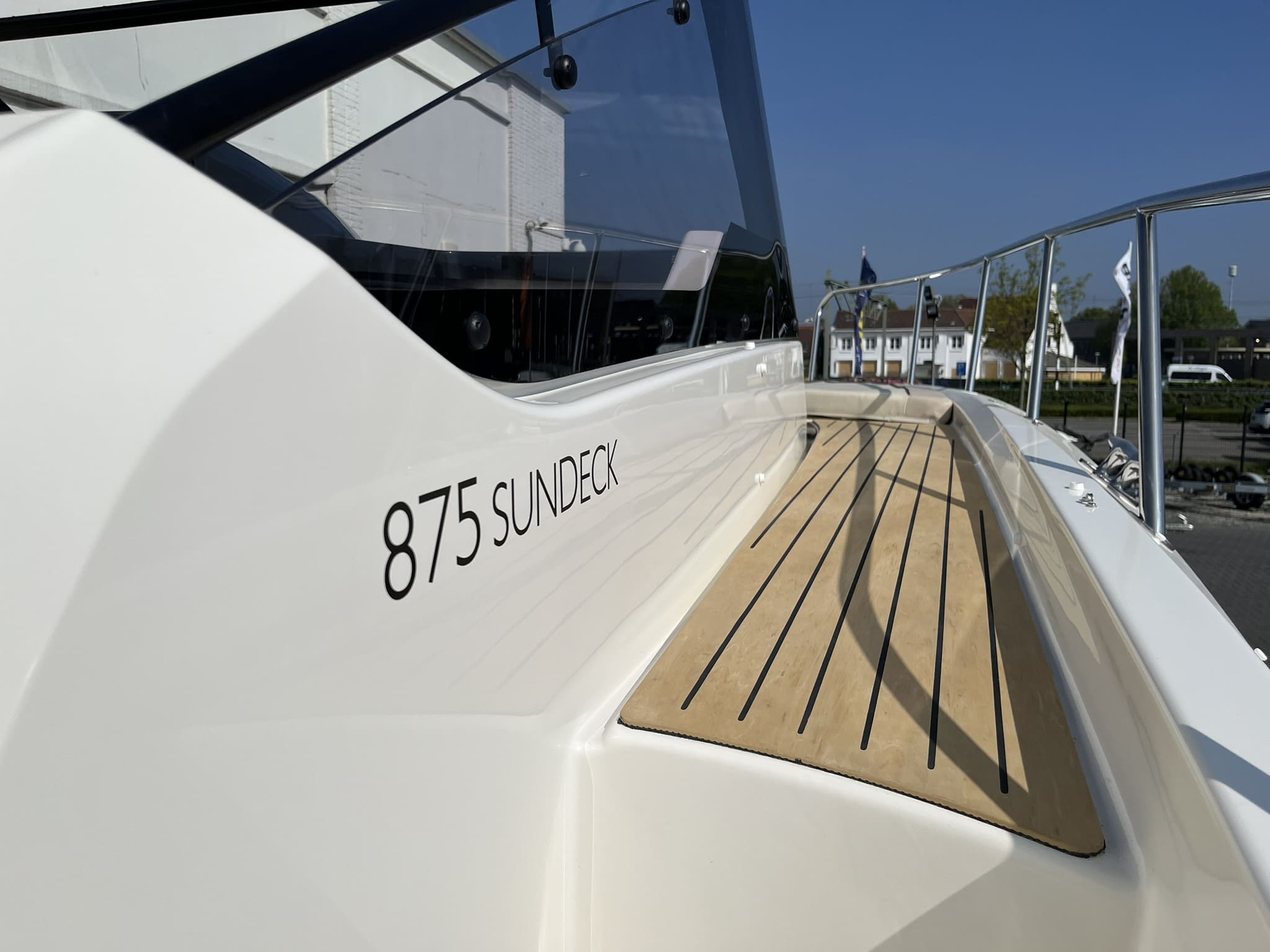 Quicksilver 875 Sundeck