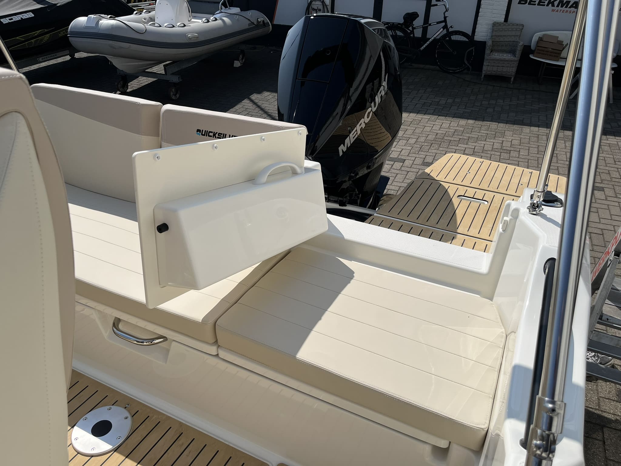 Quicksilver 705 Open
