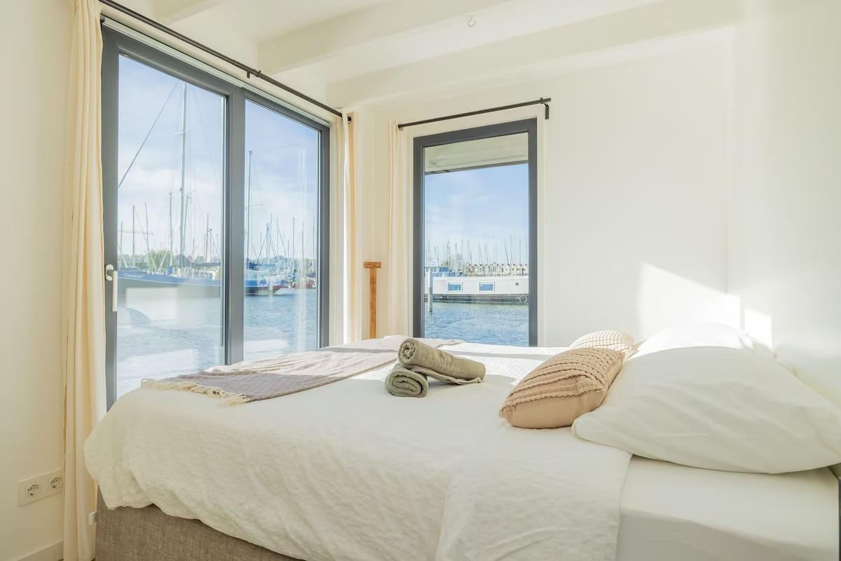 Surla 15 Houseboat Zelfvoorzienend