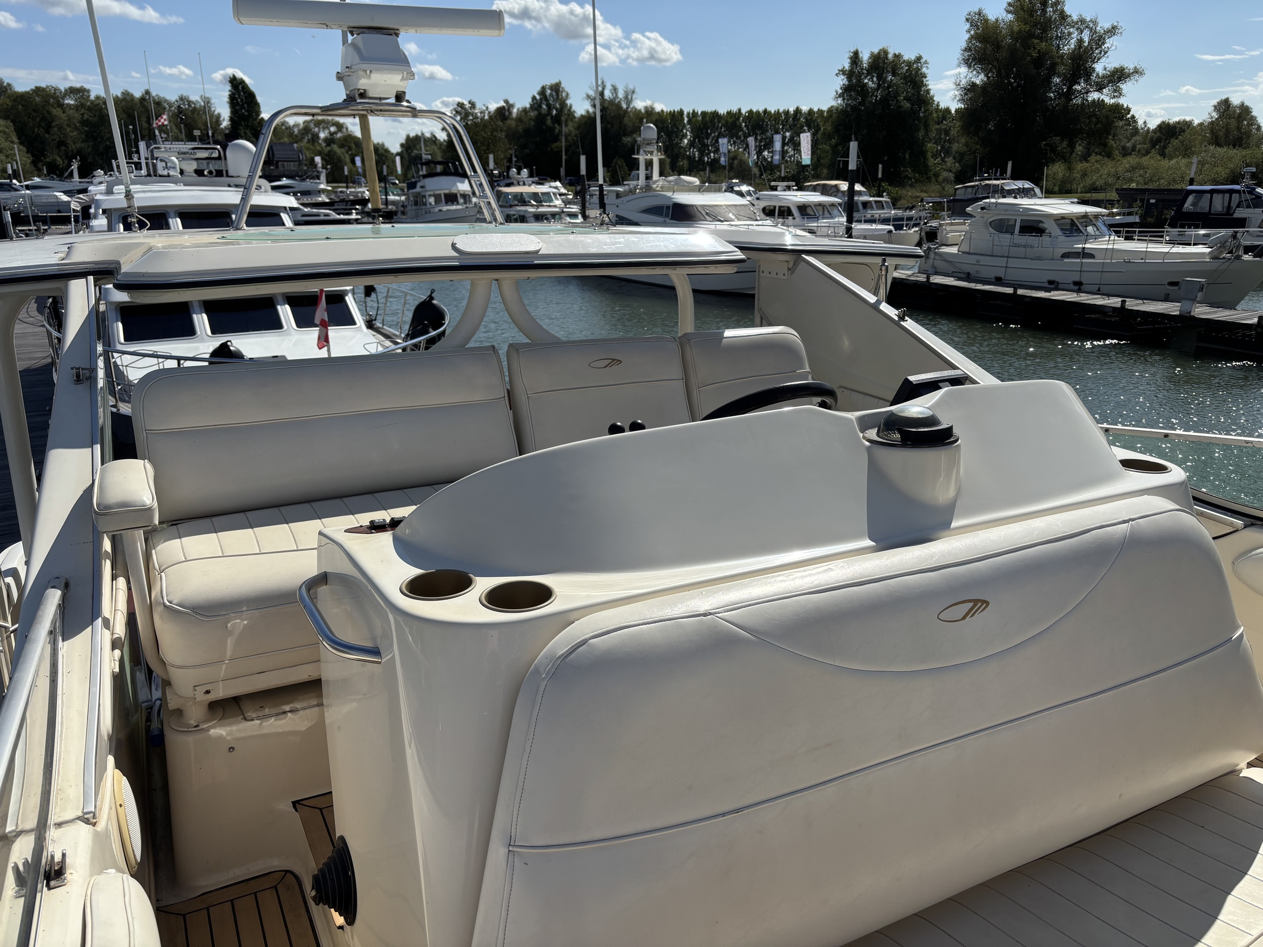 Maxum 4100 SCA