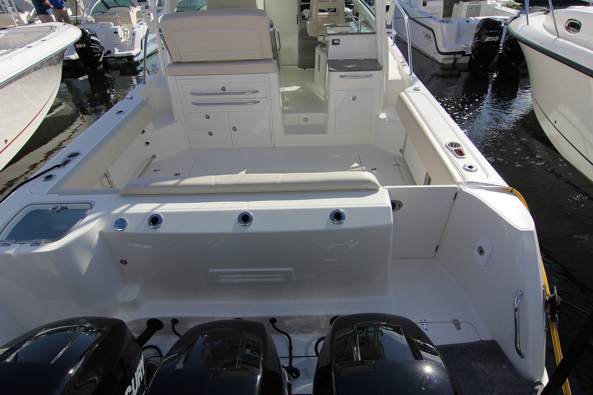 Boston Whaler 345 Conquest