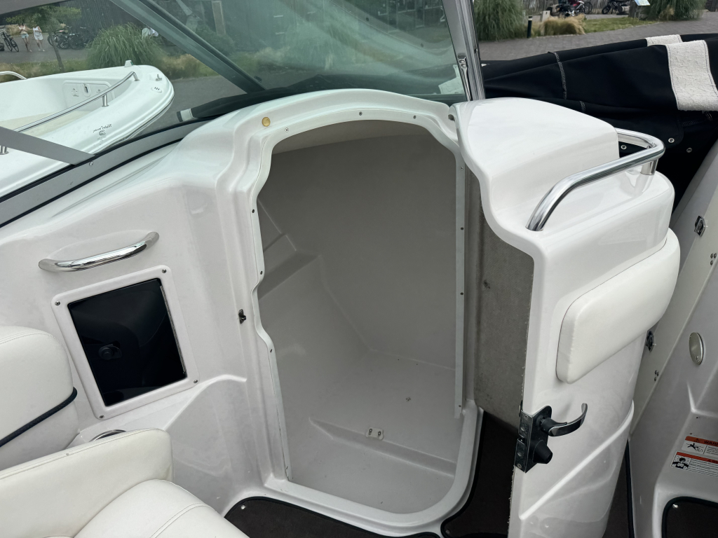 Four Winns H240