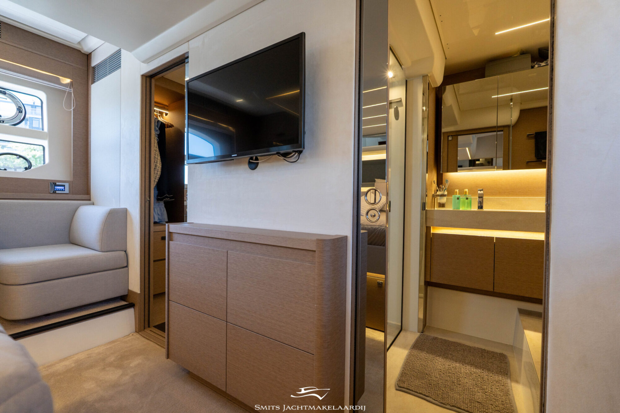 Prestige 590 Flybridge