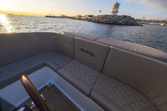 Outlaw 999 tender DE GROOTSTE SLOEPENSHOWROOM VAN NEDERLAND