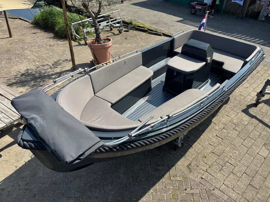 Lifestyle  E tender 570 verkocht