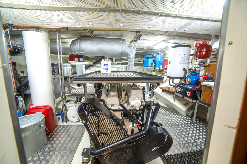 Luxe Motor Cruise 19.75