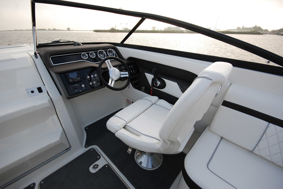 Sea Ray Sun Sport 250