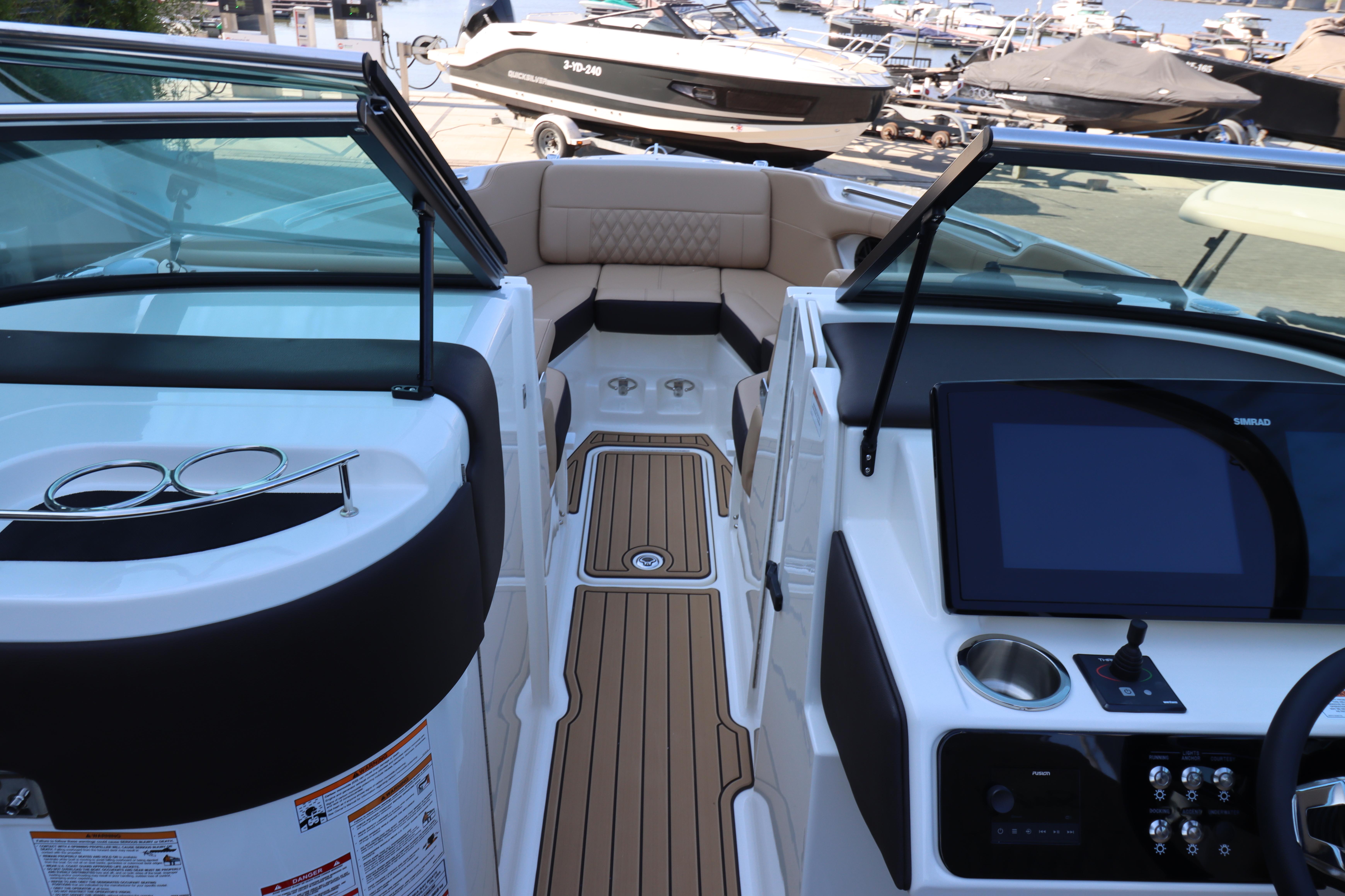 Sea Ray SLX 250