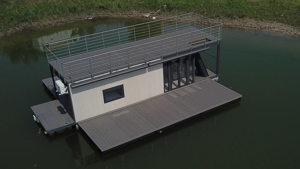 Shogun Mobile Houseboat
