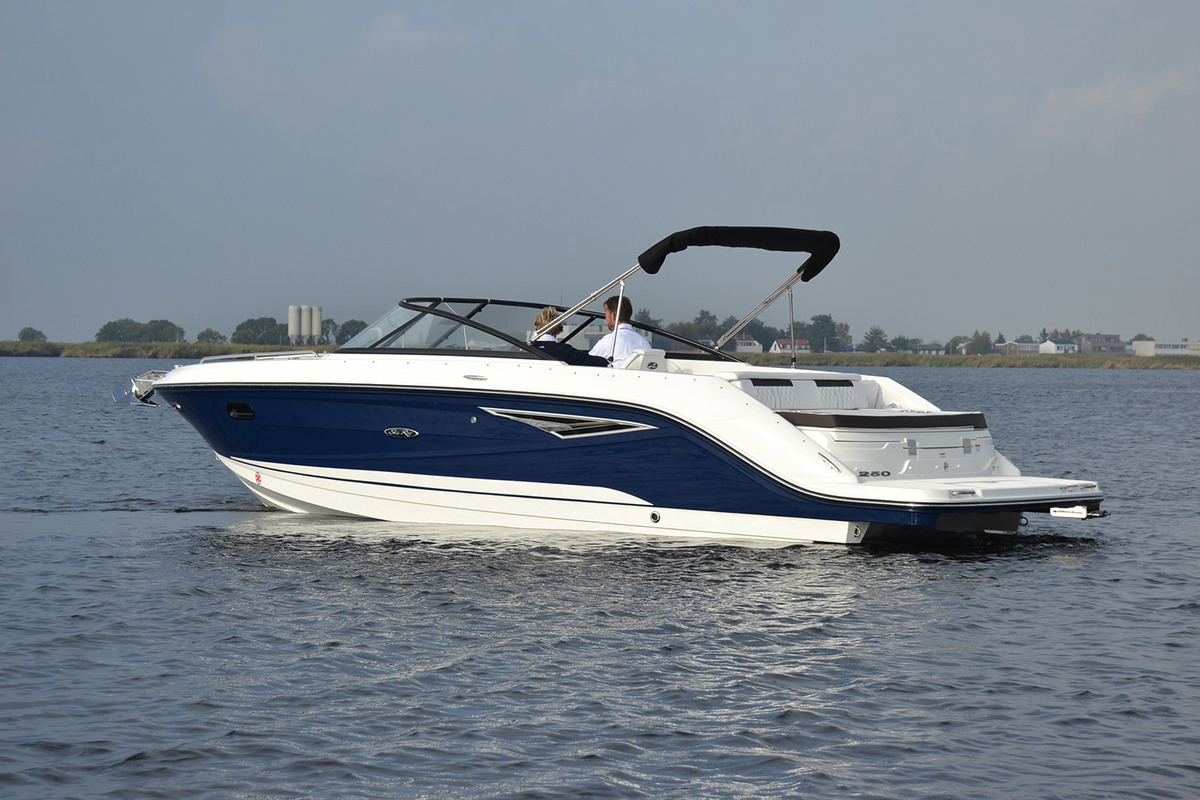Sea Ray Sun Sport 250