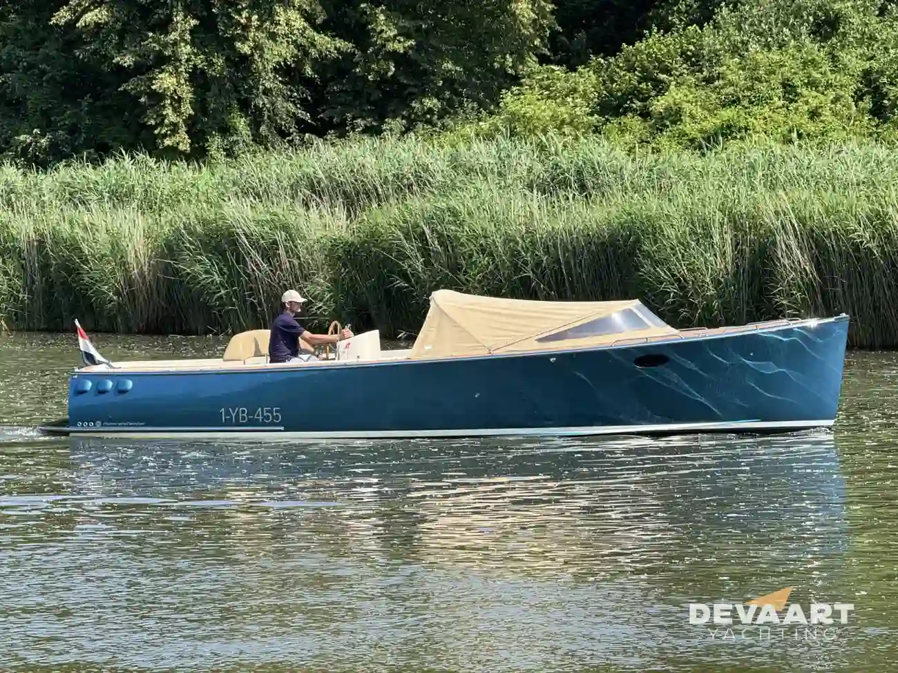 Admiral 28