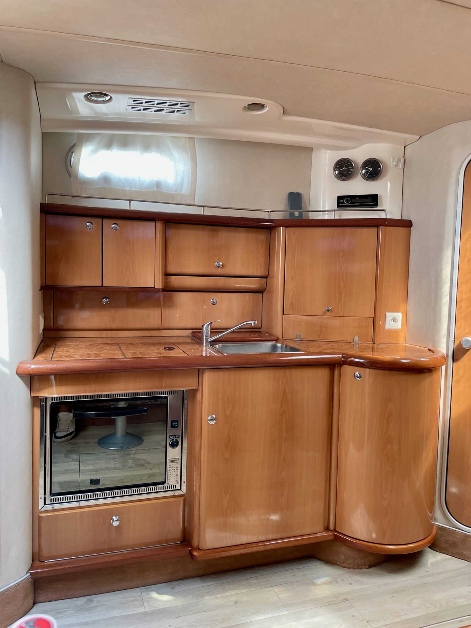 Sealine S37