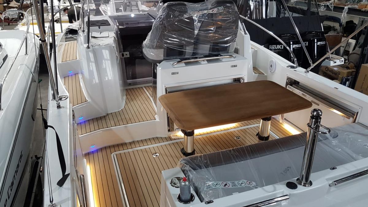 Jeanneau Cap Camarat 9.0 Walk Around