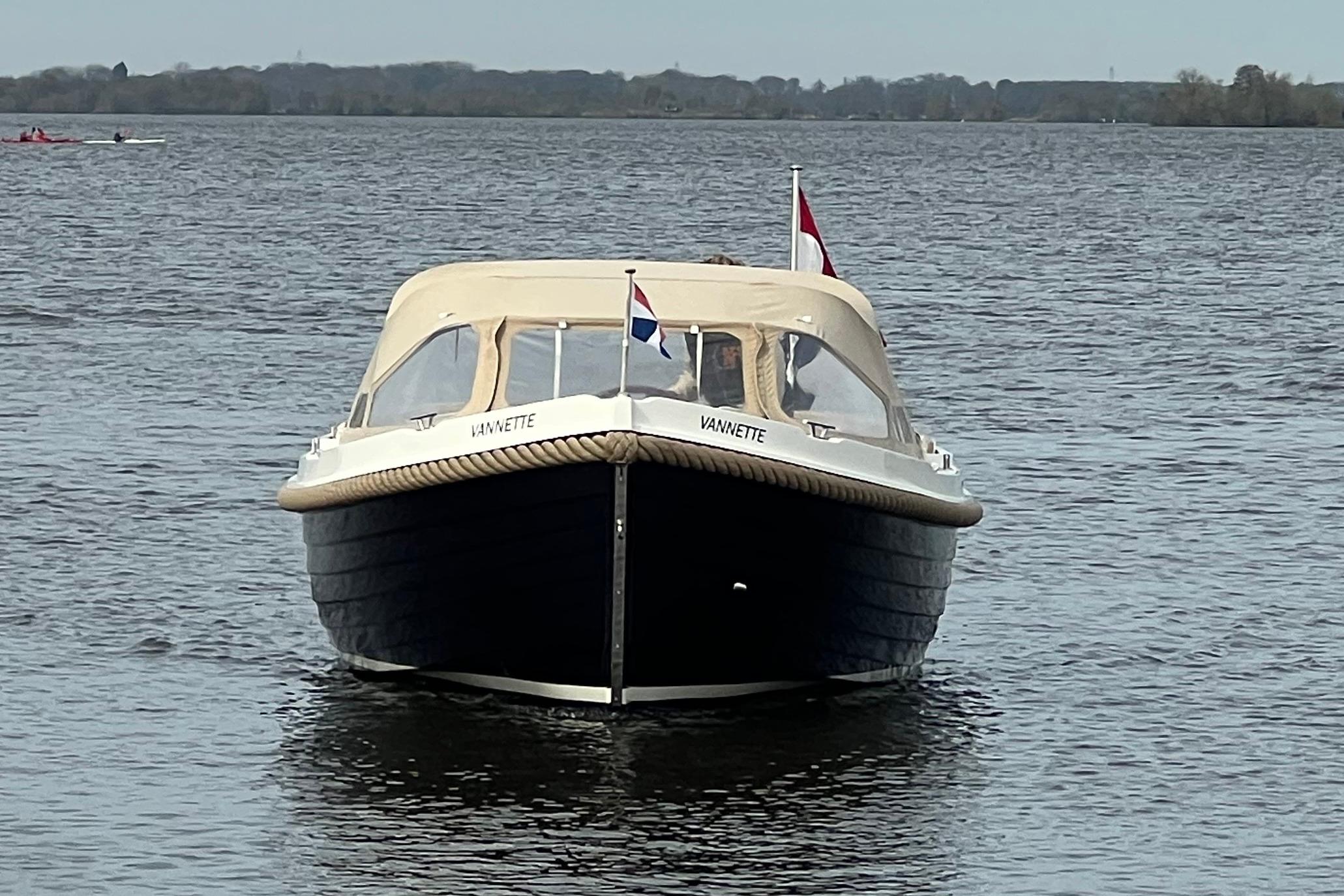 Interboat Intender 780