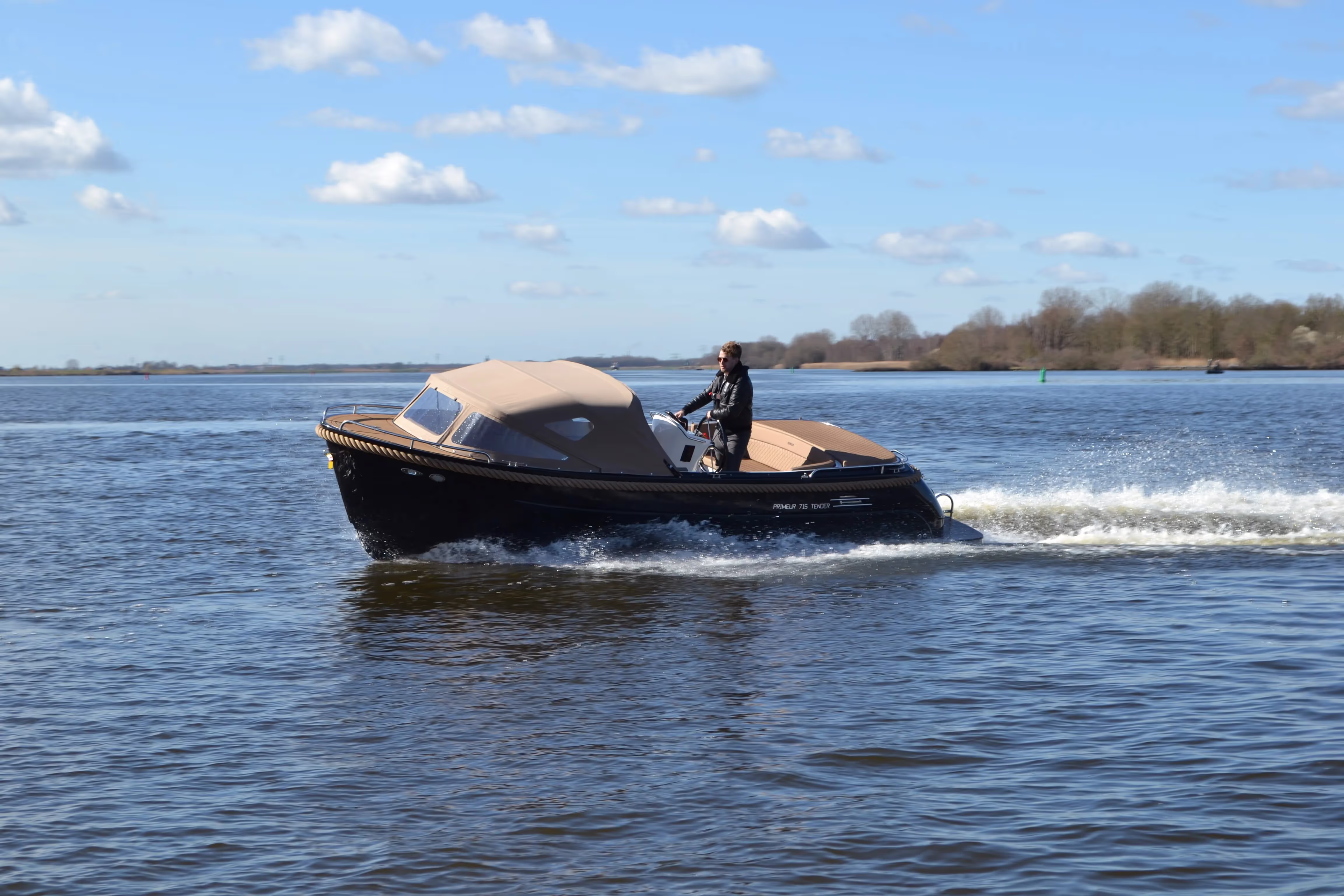 Primeur 715 Tender