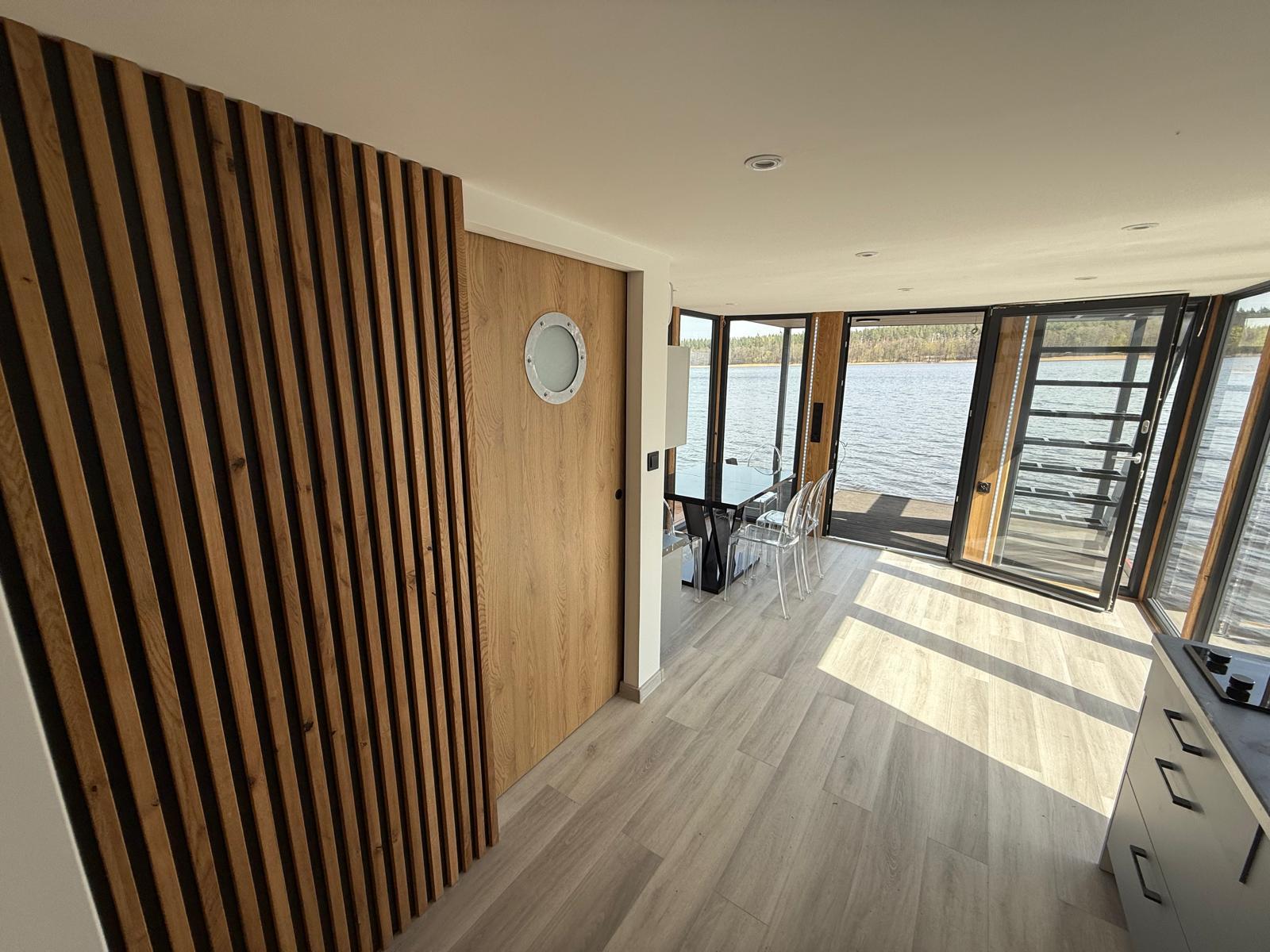 Shogun Mobile Houseboat