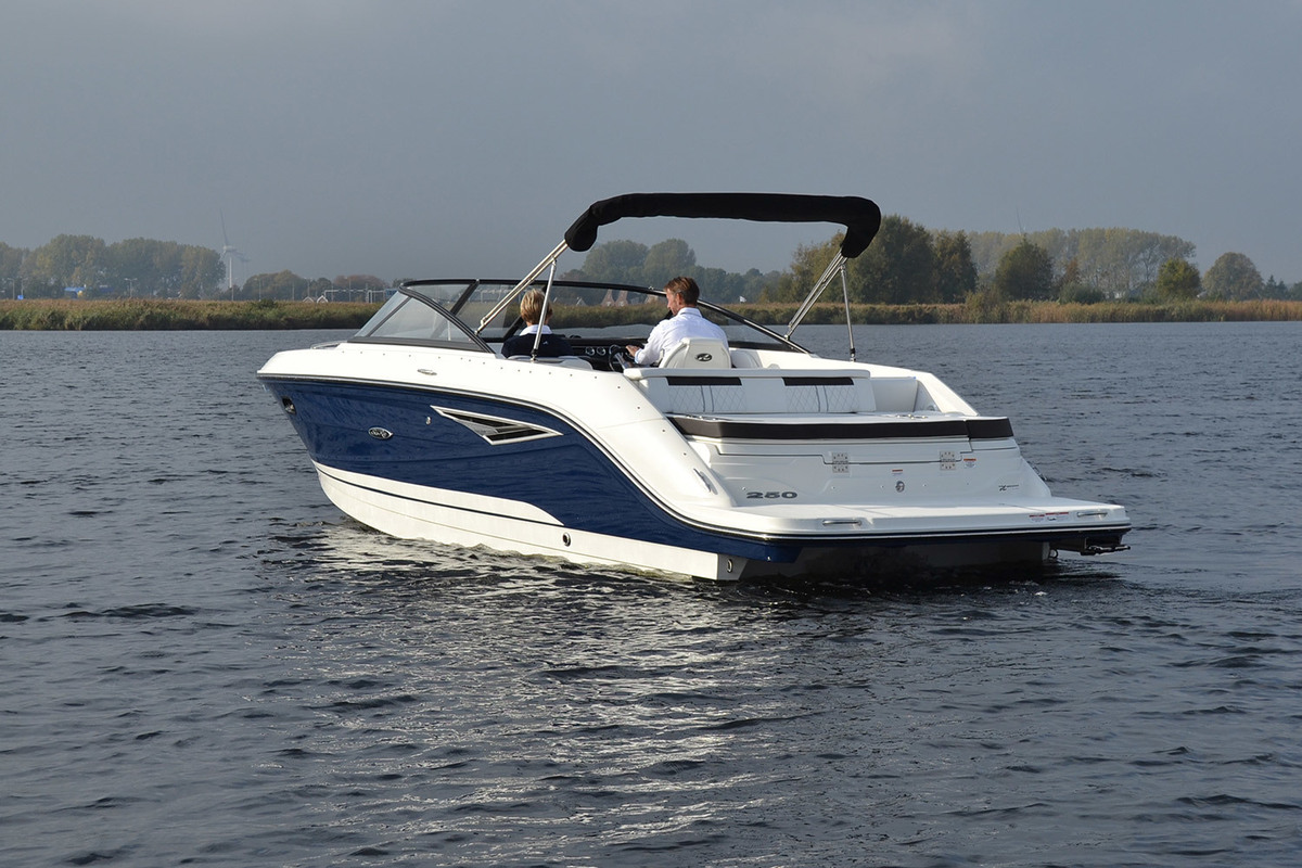 Sea Ray Sun Sport 250
