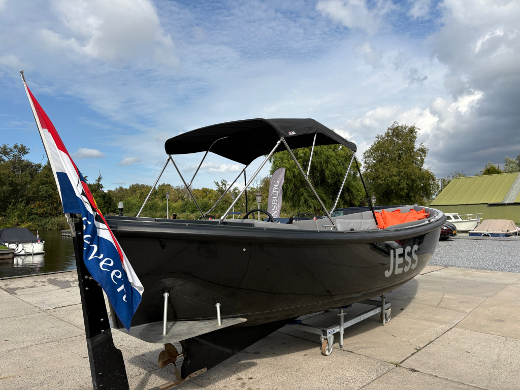 Escape 750 ( 2015) 