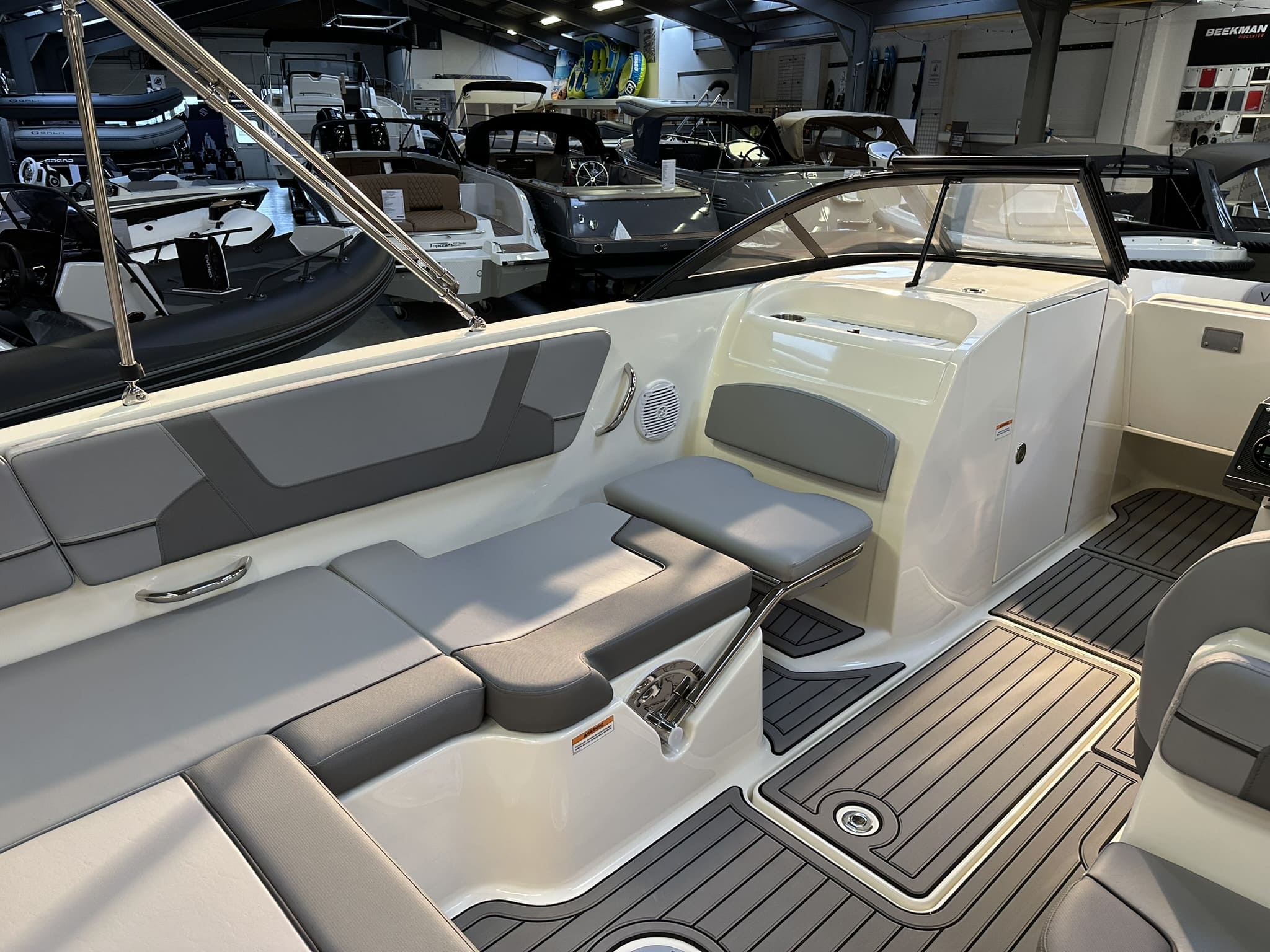 Bayliner VR6 Bowrider