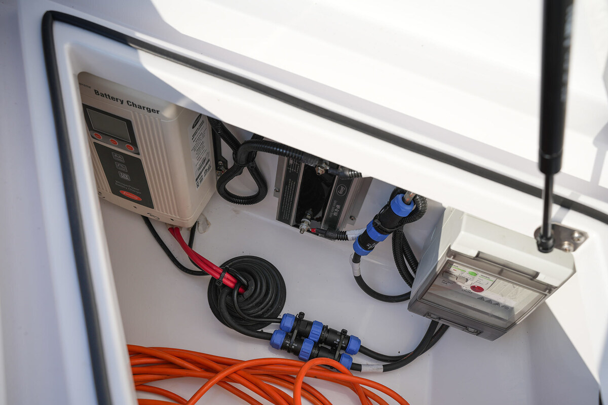 Axopar 28 Cabin - AC