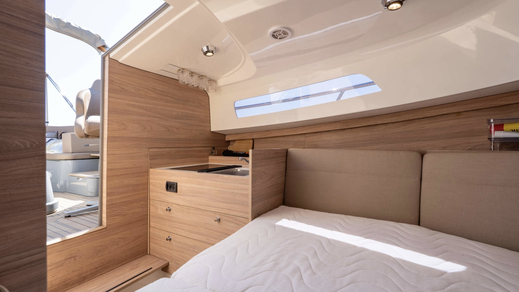 Antaris Seventy7 Cabin ( 2022)