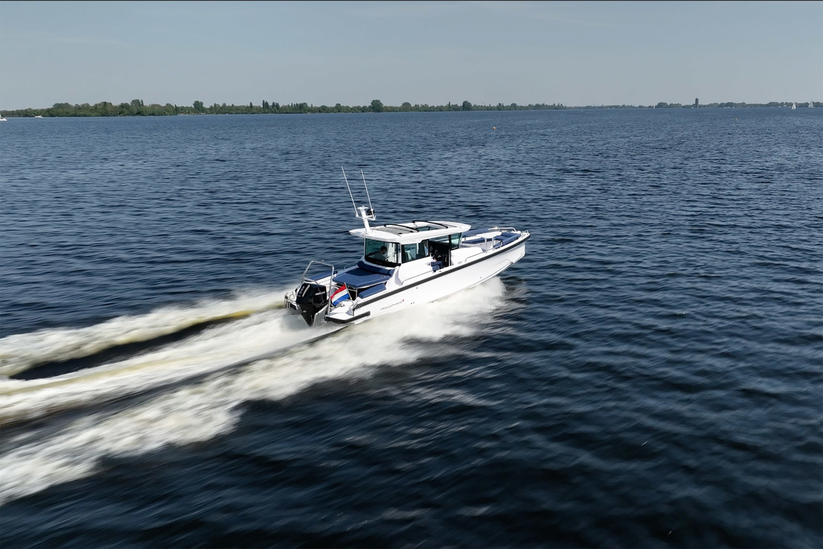 Axopar 29 XC Cross Cabin