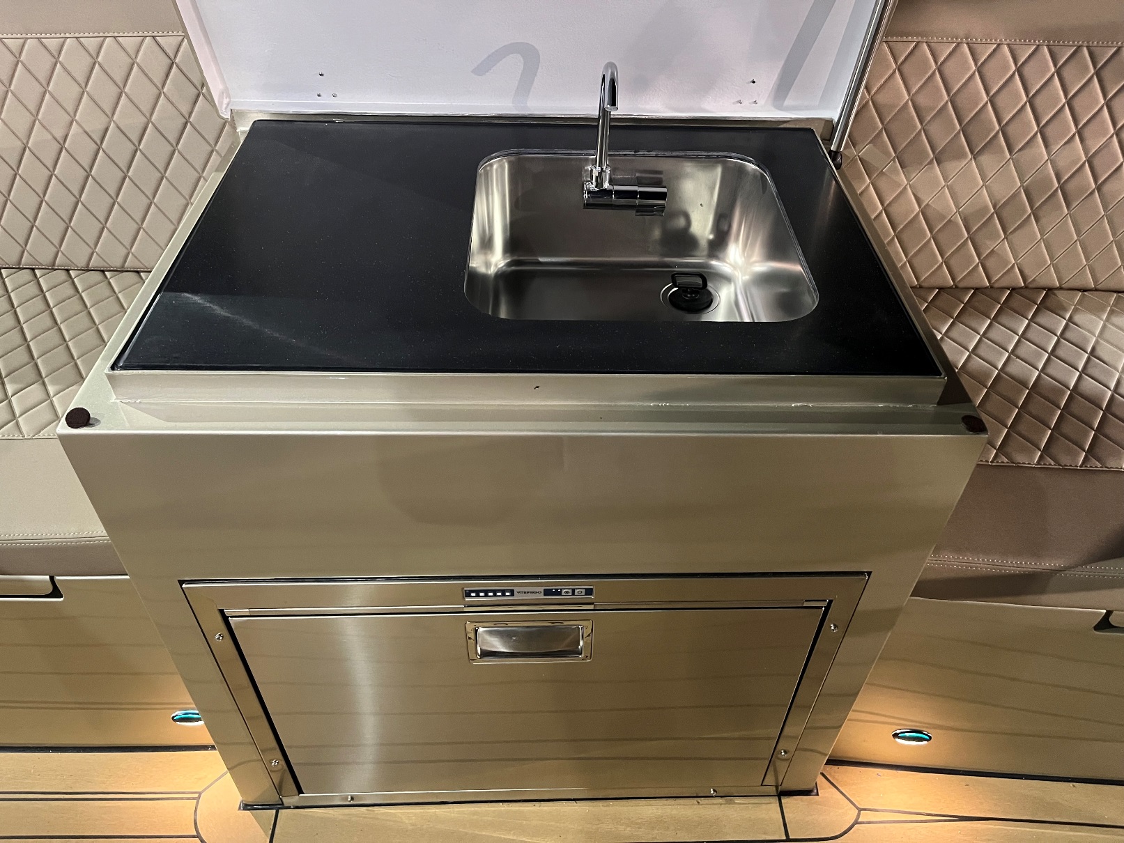 Maxima Boats 35 met 2x Honda 250 pk op voorraad!