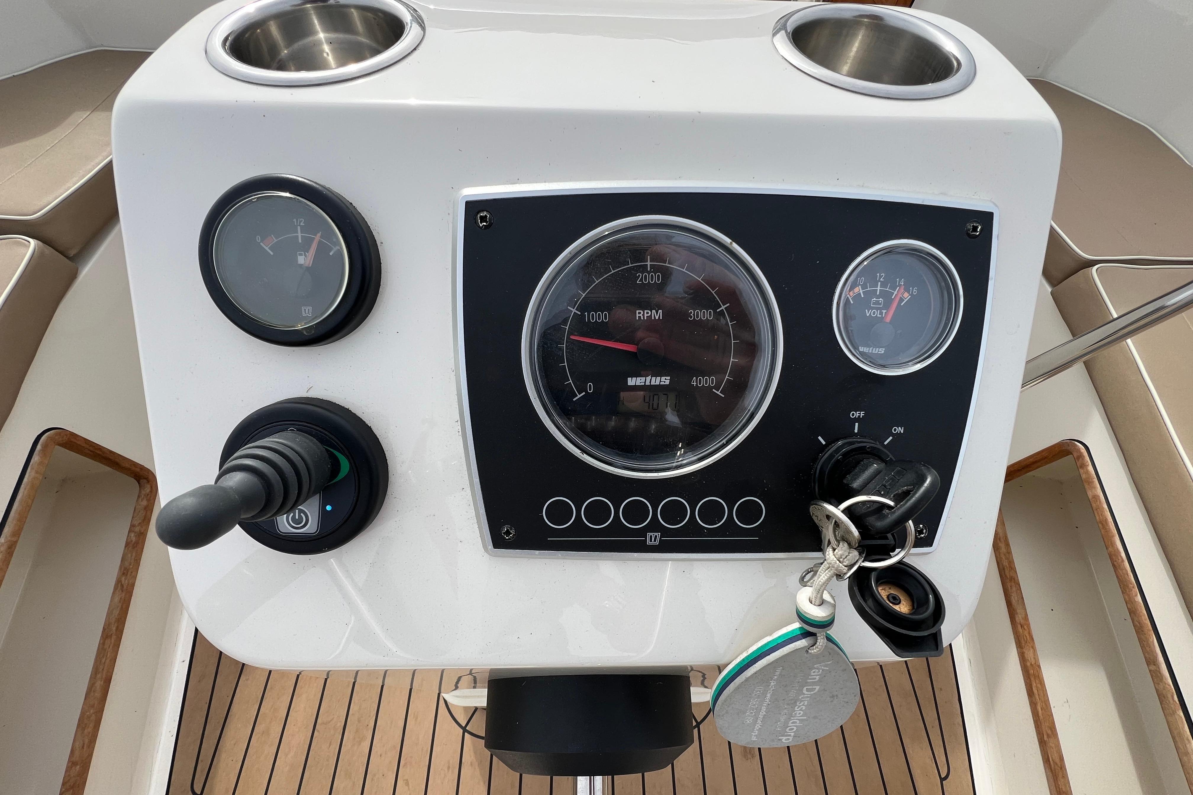 Interboat Intender 780