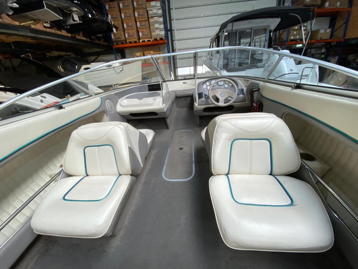 Bayliner 2050 Capri Bowrider