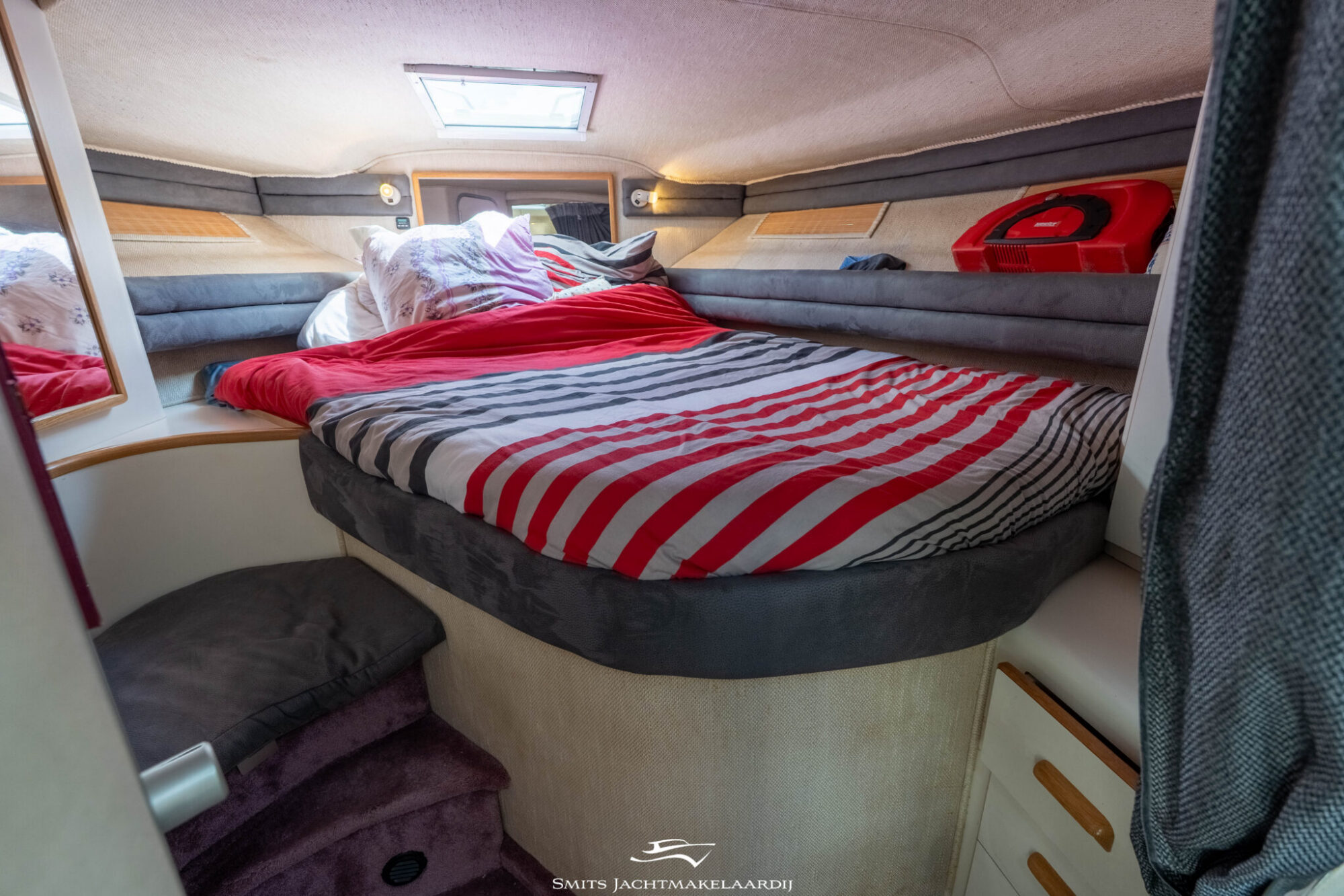 Sea Ray 370 Express Cruiser